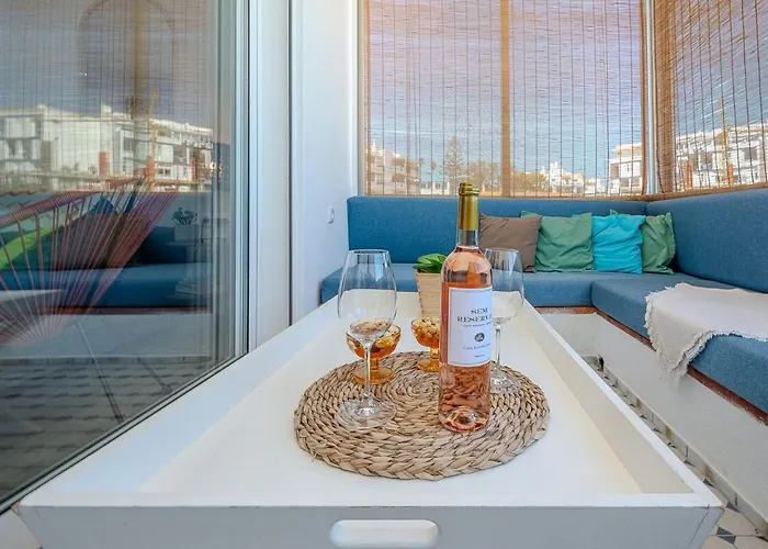 Old Town Sea View Apartment *