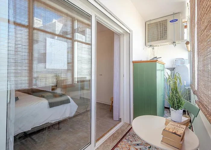 Old Town Sea View Apartment *