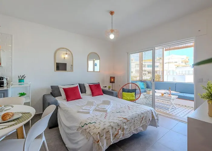 Old Town Sea View Apartment *